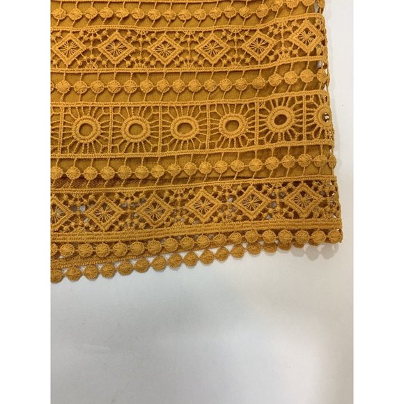 H & M Women’s Shorts With Lace Overlay Size Medium, Lined, Pull-on Gold - Picture 6 of 12